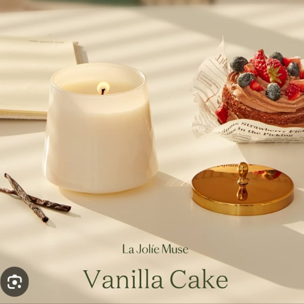 La Jolie Muse Vanilla Cake Candle 12.3oz